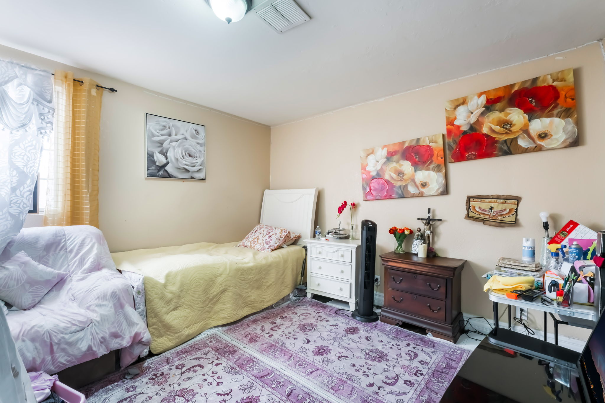 Las Vegas, Nevada, 89104, United States, 4 Bedrooms Bedrooms, ,2 BathroomsBathrooms,Residential,For Sale,1924151