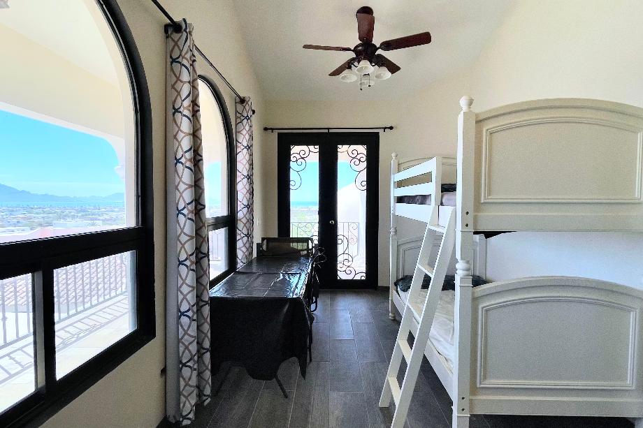 Guaymas, Sonora, 85506, Mexico, 4 Bedrooms Bedrooms, ,3 BathroomsBathrooms,Residential,For Sale,1916977