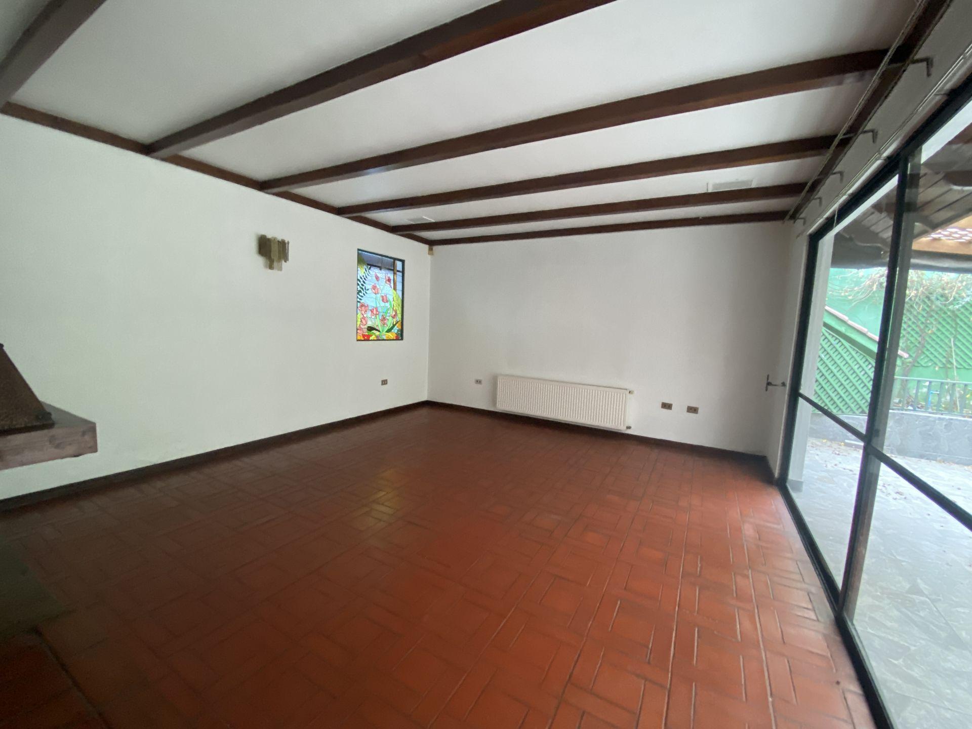 Las Condes, Chile, 5 Bedrooms Bedrooms, ,3 BathroomsBathrooms,Residential,For Sale,1906063