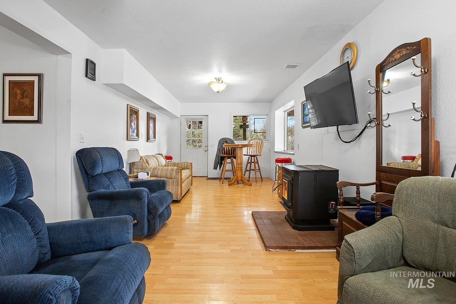 Winchester, Idaho, 83555, United States, 3 Bedrooms Bedrooms, ,1 BathroomBathrooms,Residential,For Sale,1977740