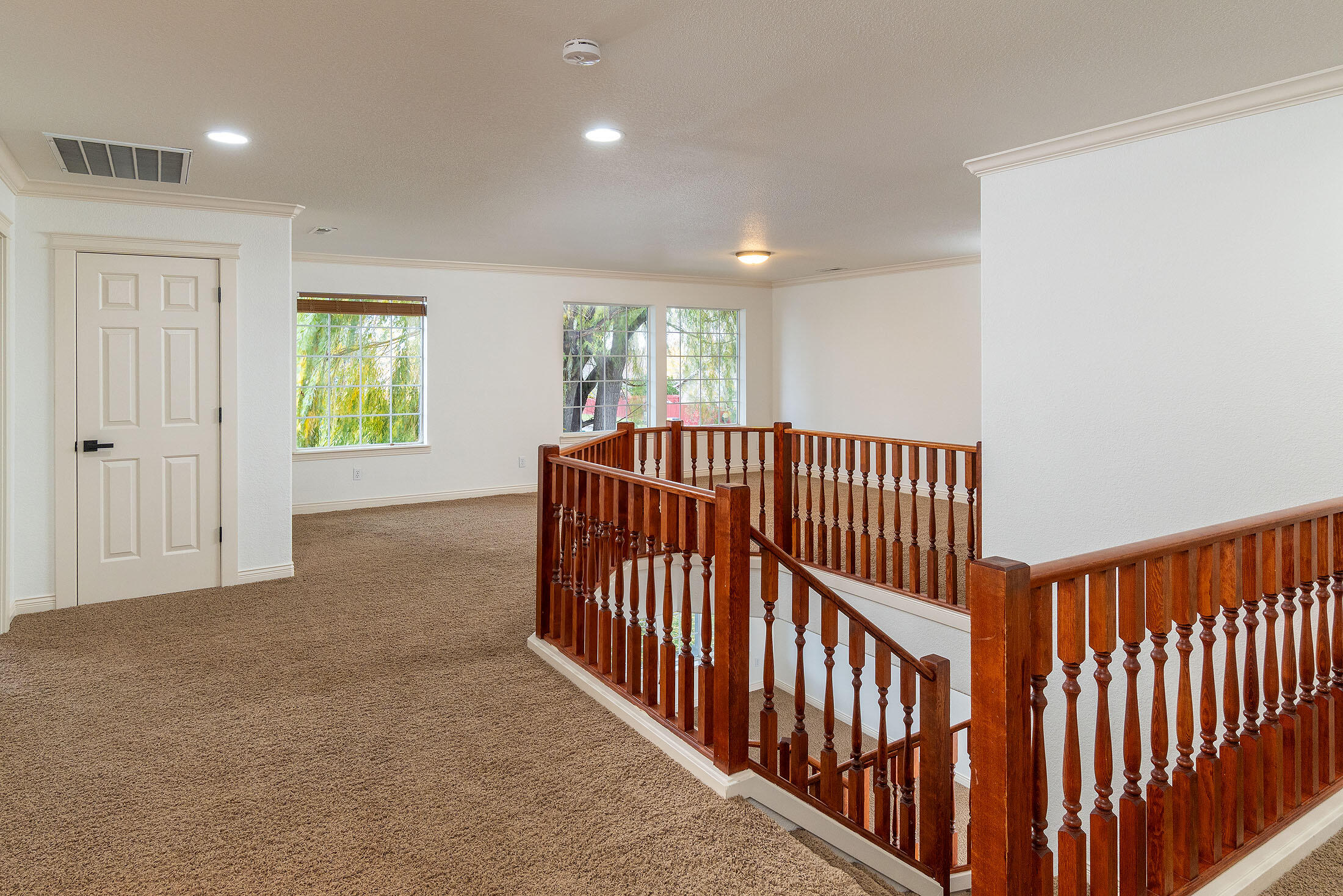 Redmond, Oregon, 97756, United States, 3 Bedrooms Bedrooms, ,3 BathroomsBathrooms,Residential,For Sale,1989039