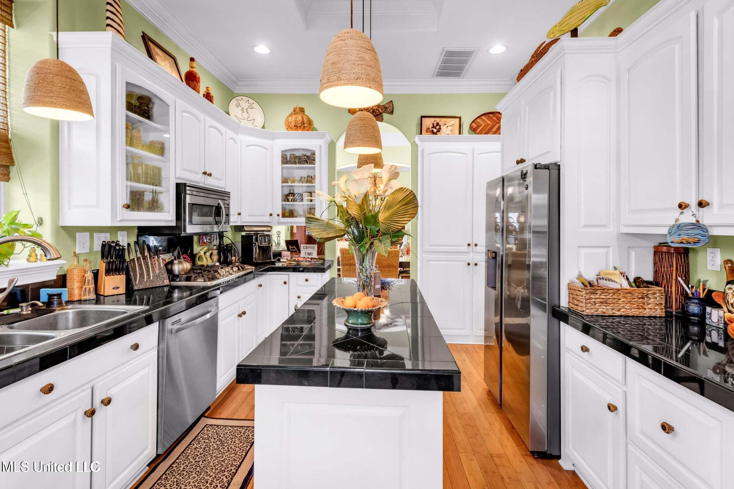 Biloxi, Mississippi, 39530, United States, 3 Bedrooms Bedrooms, ,3 BathroomsBathrooms,Residential,For Sale,1991800