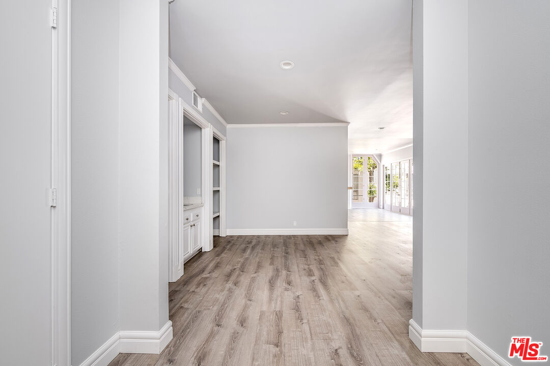 Los Angeles, California, 90024, United States, 2 Bedrooms Bedrooms, ,2 BathroomsBathrooms,Residential,For Sale,1908250