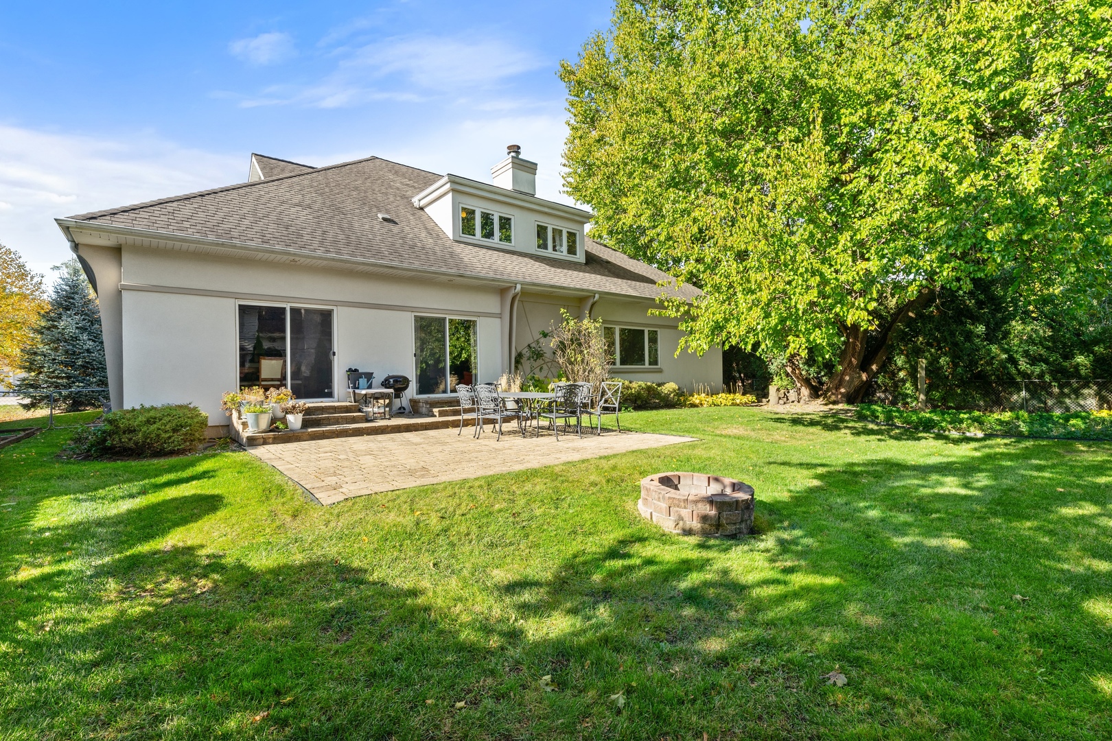 Northbrook, Illinois, 60062, United States, 5 Bedrooms Bedrooms, ,5 BathroomsBathrooms,Residential,For Sale,1987752