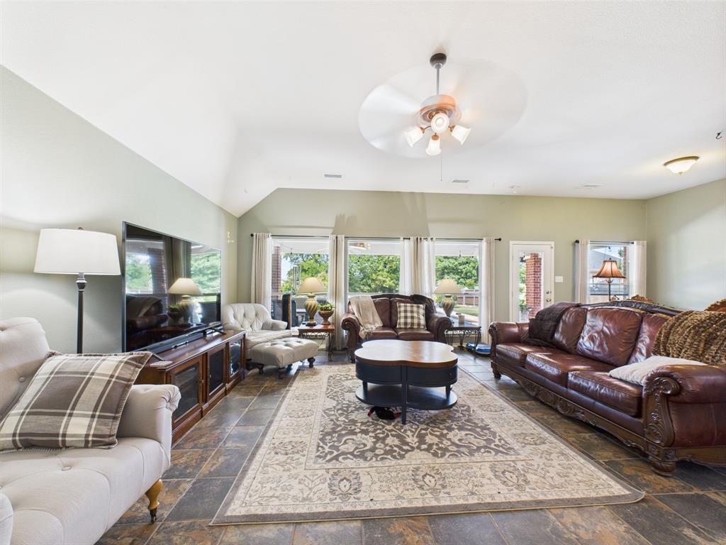 Cedar Hill, Texas, 75104, United States, 4 Bedrooms Bedrooms, ,3 BathroomsBathrooms,Residential,For Sale,1916414