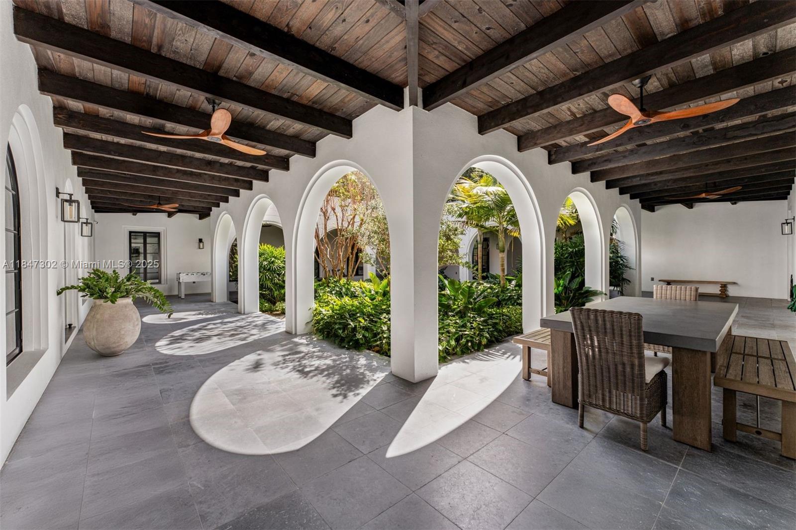 Miami, Florida, 33143, United States, 7 Bedrooms Bedrooms, ,6 BathroomsBathrooms,Residential,For Sale,1934176
