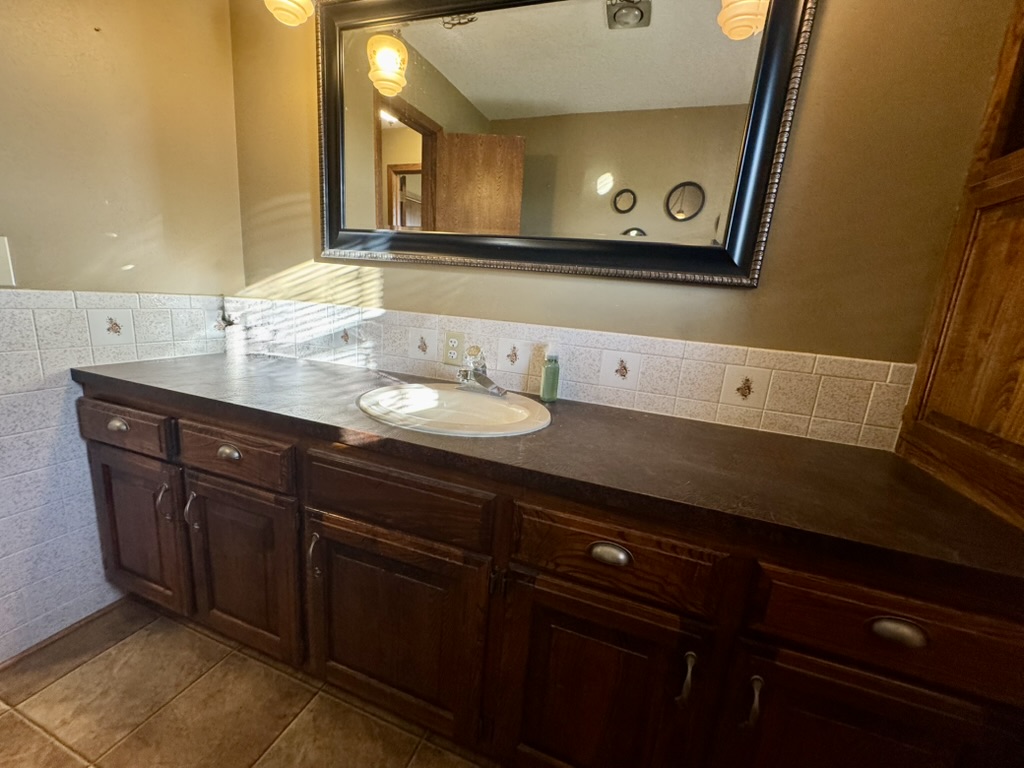 Pierce City, Missouri, 65723, United States, 2 Bedrooms Bedrooms, ,2 BathroomsBathrooms,Residential,For Sale,1987385