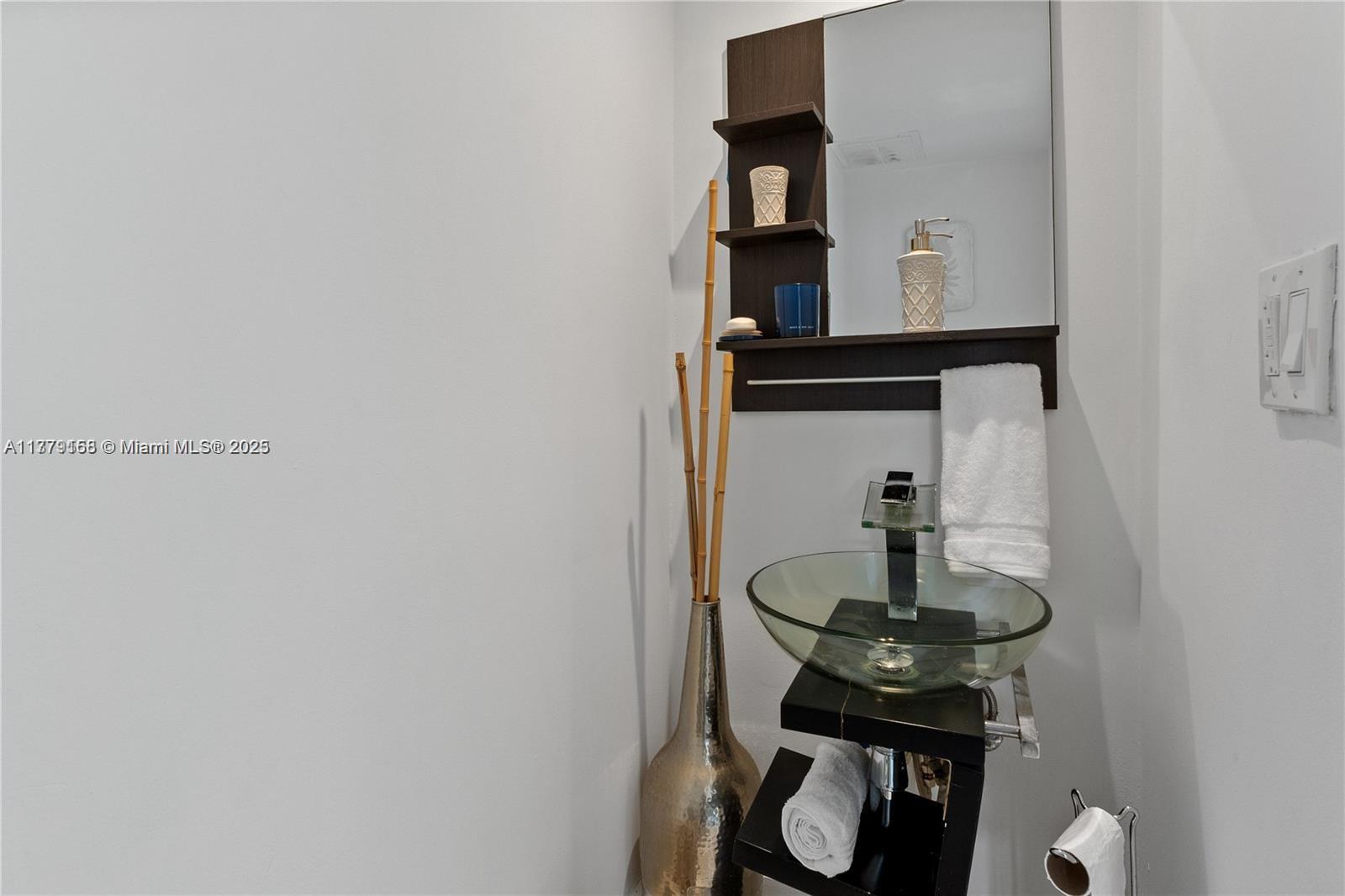 Sunny Isles Beach, Florida, 33160, United States, 3 Bedrooms Bedrooms, ,3 BathroomsBathrooms,Residential,For Sale,1762463