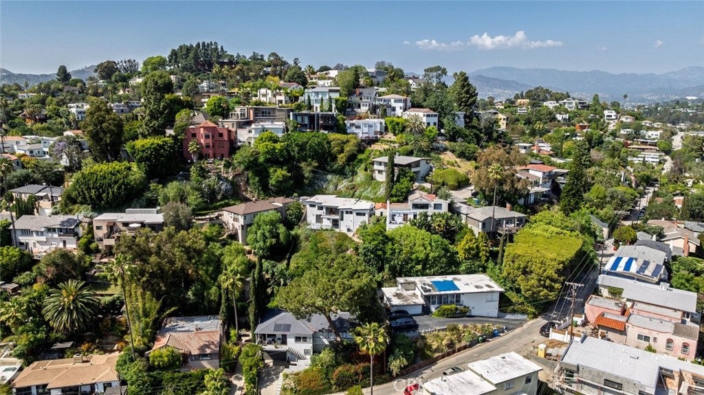 Los Angeles, California, 90026, United States, 3 Bedrooms Bedrooms, ,3 BathroomsBathrooms,Residential,For Sale,2040184