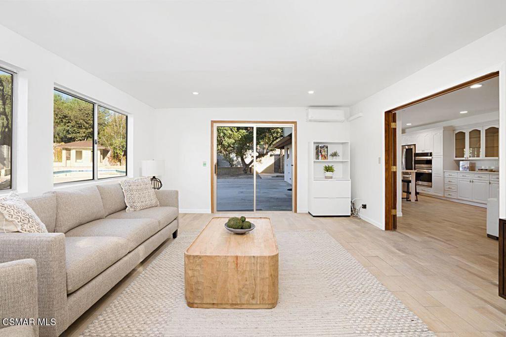 Thousand Oaks, California, 91362, United States, 4 Bedrooms Bedrooms, ,3 BathroomsBathrooms,Residential,For Sale,1990954