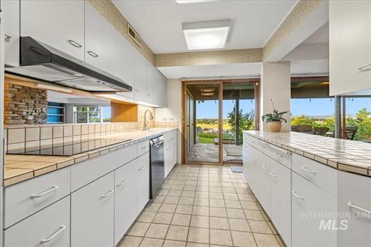 Caldwell, Idaho, 83605, United States, 2 Bedrooms Bedrooms, ,3 BathroomsBathrooms,Residential,For Sale,1979980