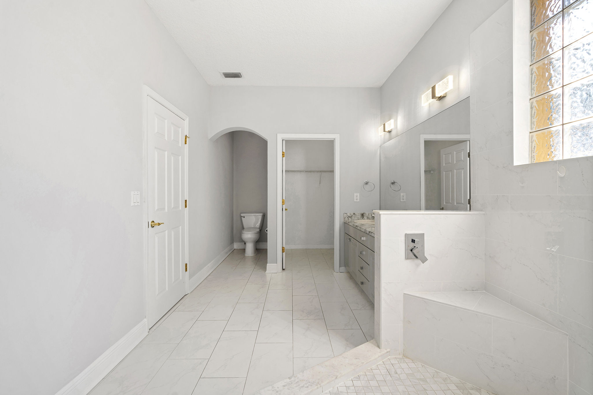 Largo, Florida, 33771, United States, 5 Bedrooms Bedrooms, ,3 BathroomsBathrooms,Residential,For Sale,1980944