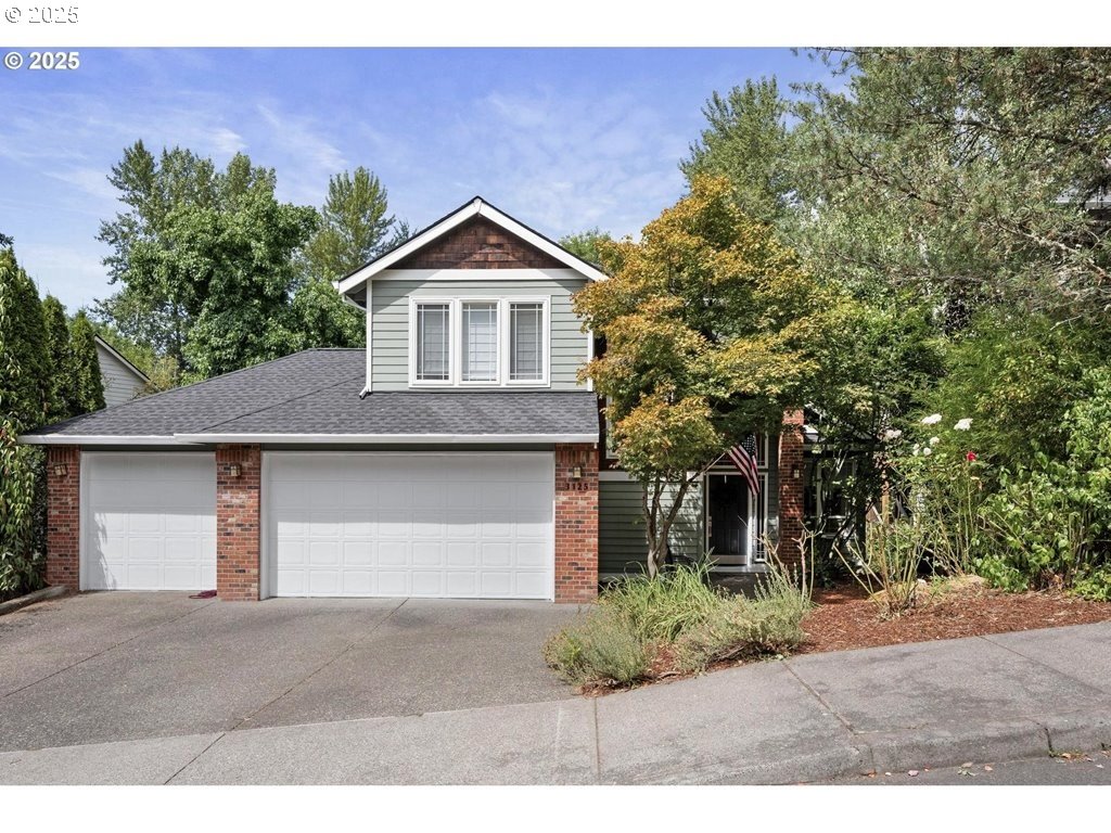 Portland, Oregon, 97219, United States, 4 Bedrooms Bedrooms, ,2 BathroomsBathrooms,Residential,For Sale,1917985