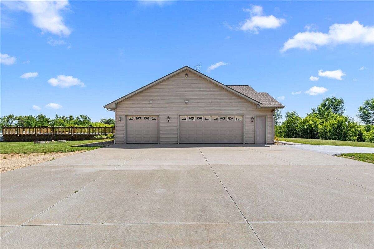 Hubbard, Wisconsin, 53035, United States, 4 Bedrooms Bedrooms, ,4 BathroomsBathrooms,Residential,For Sale,1885428