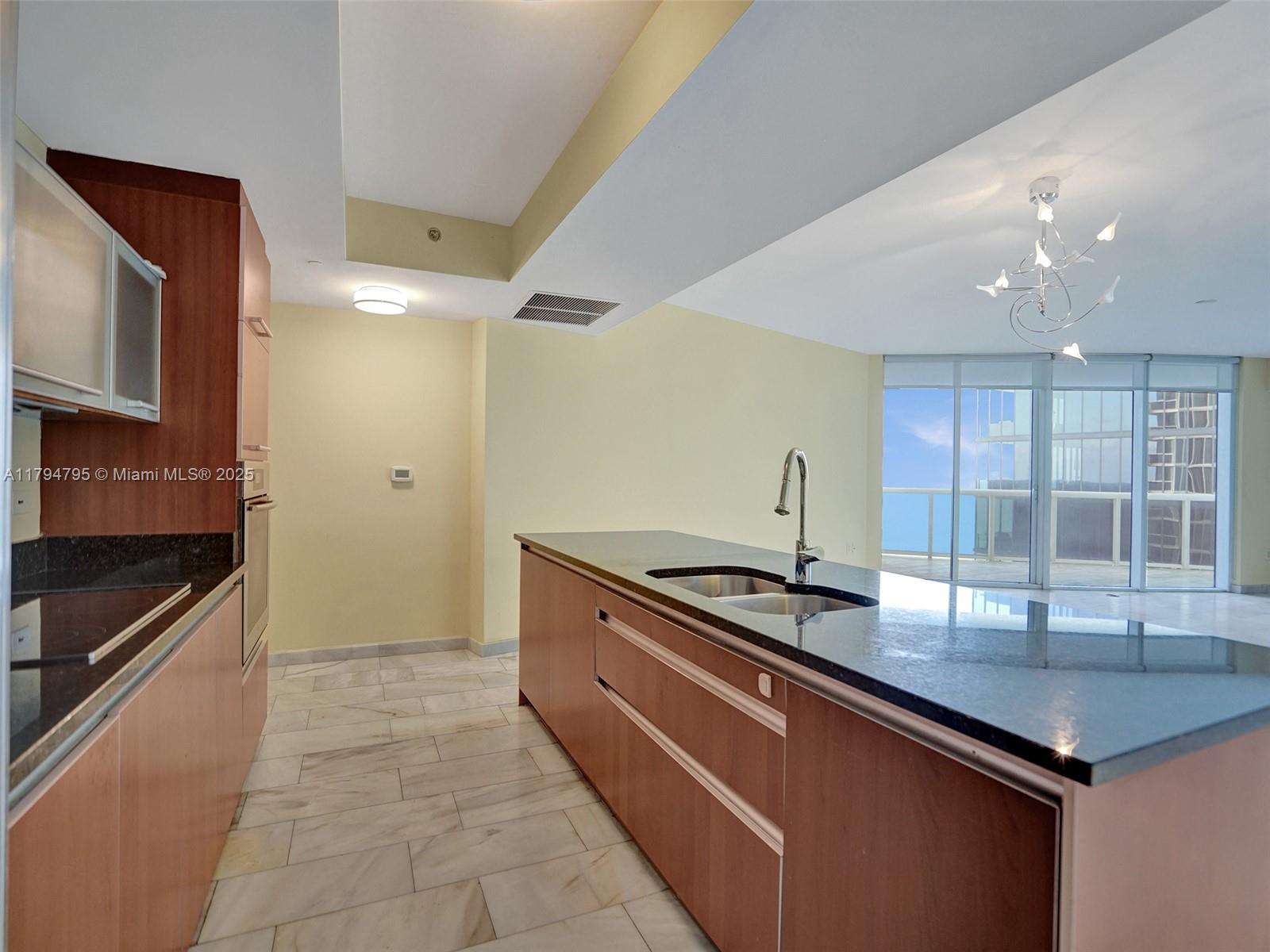 Sunny Isles Beach, Florida, 33160, United States, 2 Bedrooms Bedrooms, ,3 BathroomsBathrooms,Residential,For Sale,1794345