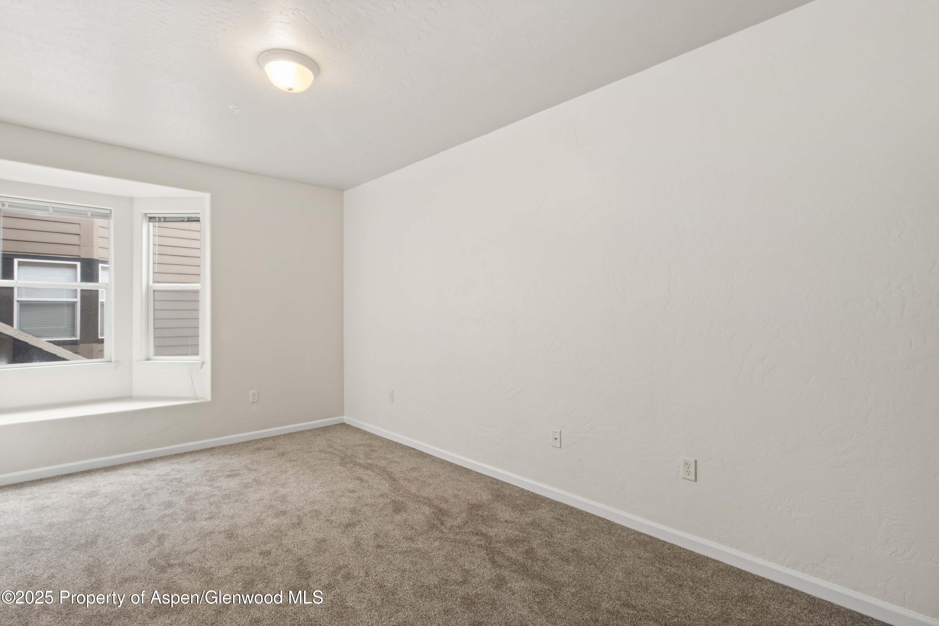 Glenwood Springs, Colorado, 81601, United States, 3 Bedrooms Bedrooms, ,2 BathroomsBathrooms,Residential,For Sale,1795140