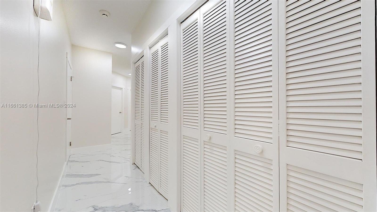 Miami, Florida, 33175, United States, 5 Bedrooms Bedrooms, ,4 BathroomsBathrooms,Residential,For Sale,1978992