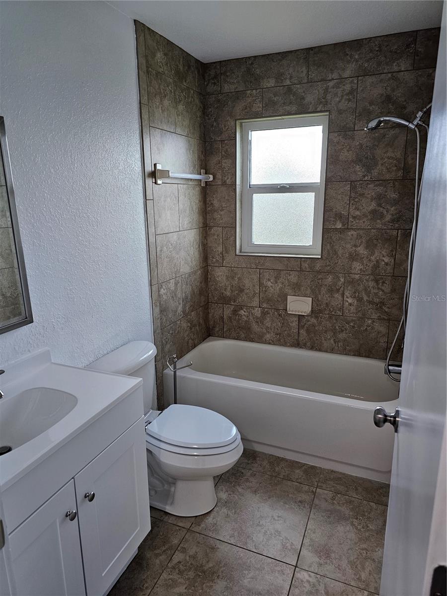 Largo, Florida, 33773, United States, 3 Bedrooms Bedrooms, ,2 BathroomsBathrooms,Residential,For Sale,1870302