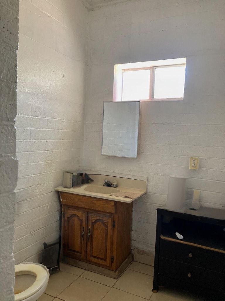 Blythe, California, 92225, United States, 12 Bedrooms Bedrooms, ,10 BathroomsBathrooms,Residential,For Sale,1944843