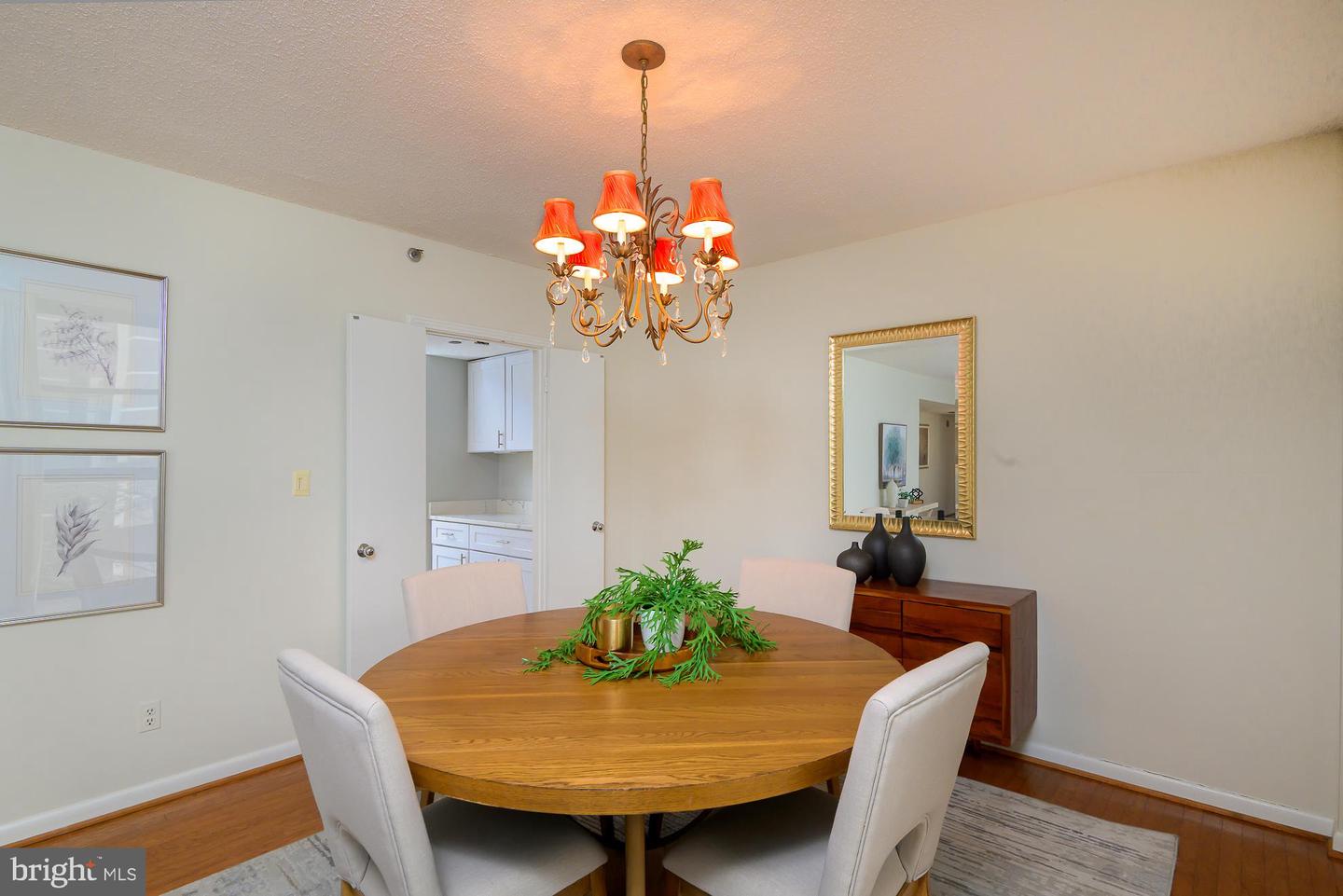 Arlington, Virginia, 22204, United States, 2 Bedrooms Bedrooms, ,2 BathroomsBathrooms,Residential,For Sale,1996960