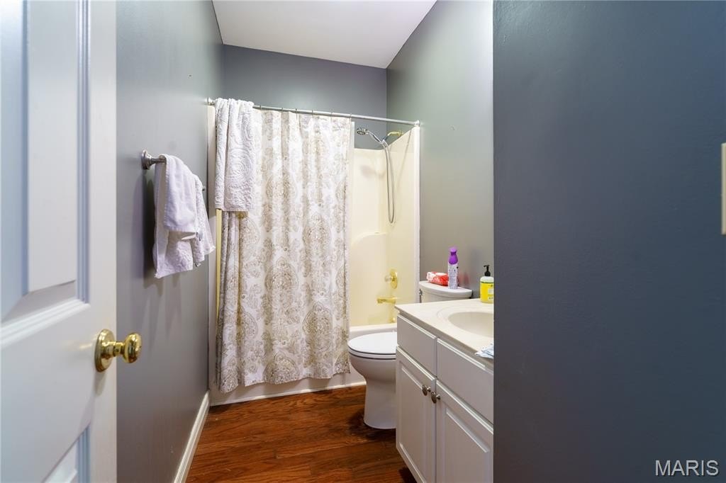 Glen Carbon, Illinois, 62034, United States, 5 Bedrooms Bedrooms, ,4 BathroomsBathrooms,Residential,For Sale,1977133