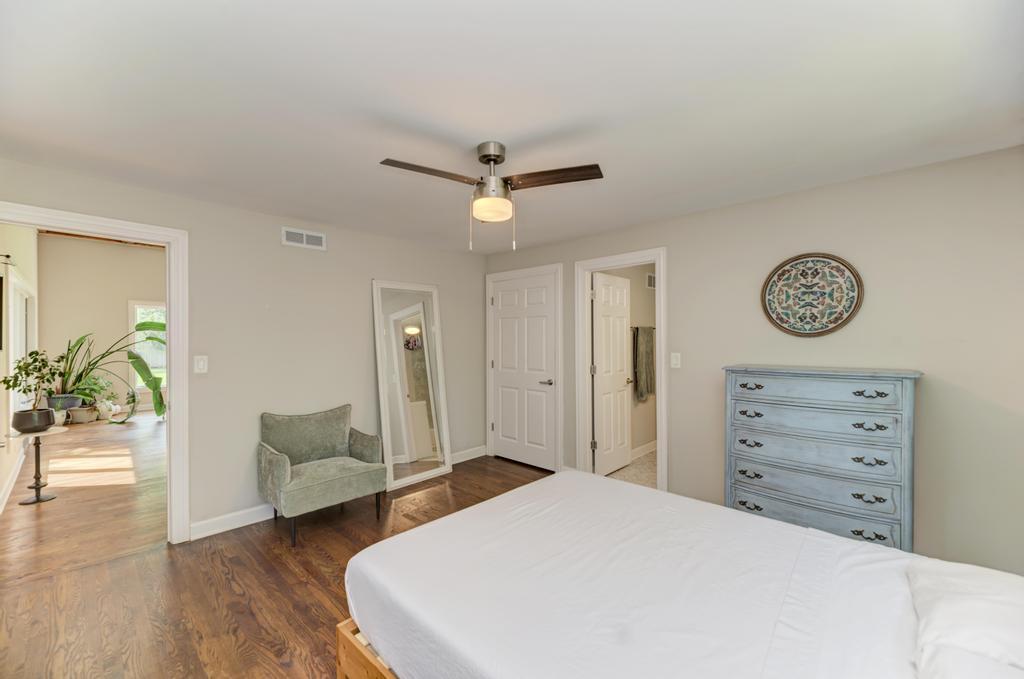 Bensenville, Illinois, 60106, United States, 4 Bedrooms Bedrooms, ,3 BathroomsBathrooms,Residential,For Sale,1910503