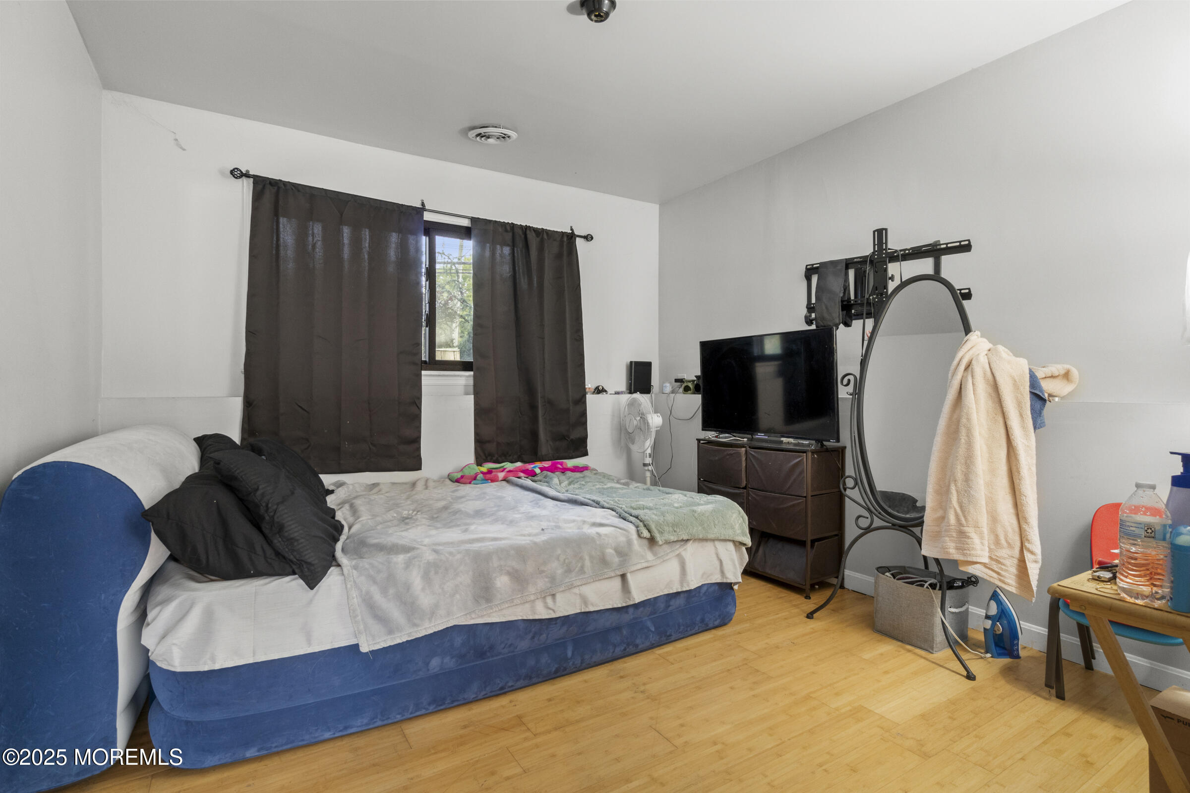 Piscataway Twp, New Jersey, 08854, United States, 5 Bedrooms Bedrooms, ,3 BathroomsBathrooms,Residential,For Sale,1983952