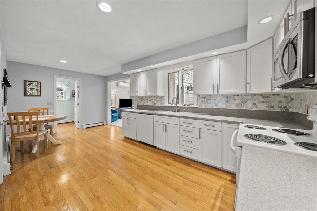 Lynn, Massachusetts, 01904, United States, 4 Bedrooms Bedrooms, ,2 BathroomsBathrooms,Residential,For Sale,2048427