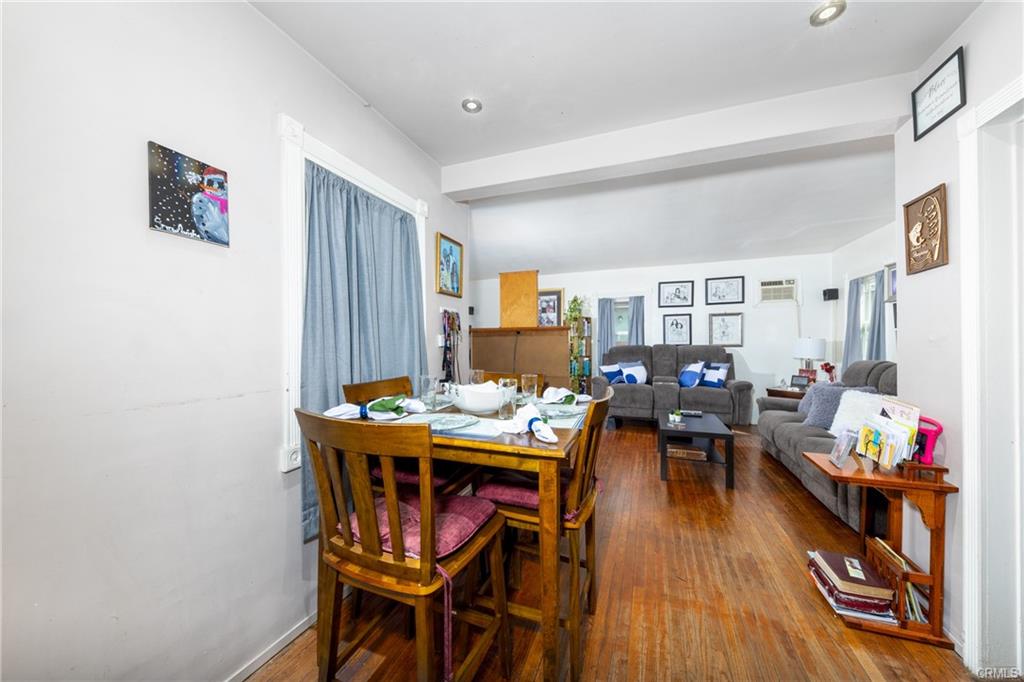 Los Angeles, California, 90059, United States, 2 Bedrooms Bedrooms, ,1 BathroomBathrooms,Residential,For Sale,1908040
