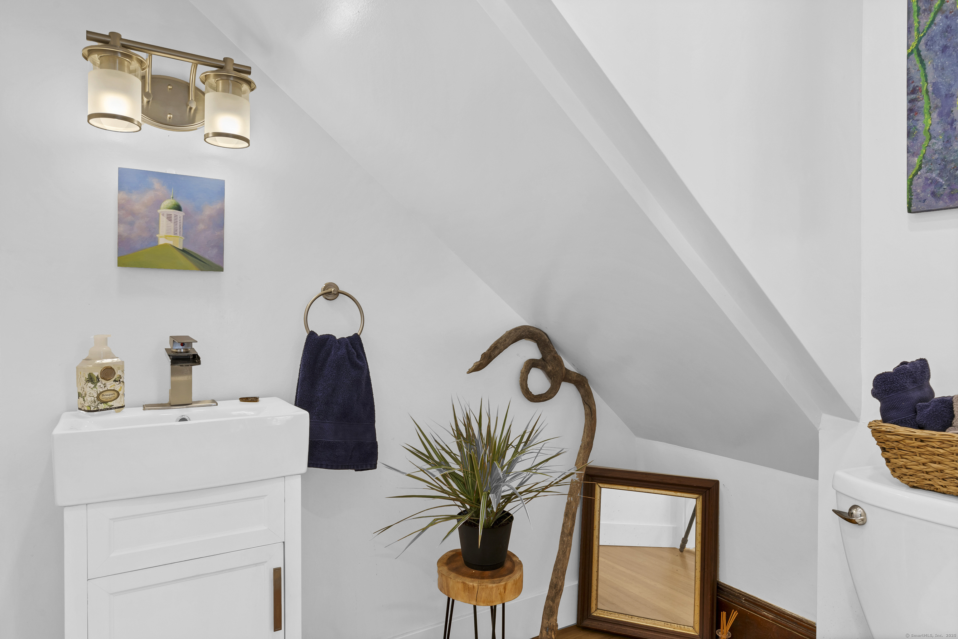 Groton, Connecticut, 06340, United States, 3 Bedrooms Bedrooms, ,2 BathroomsBathrooms,Residential,For Sale,1928735