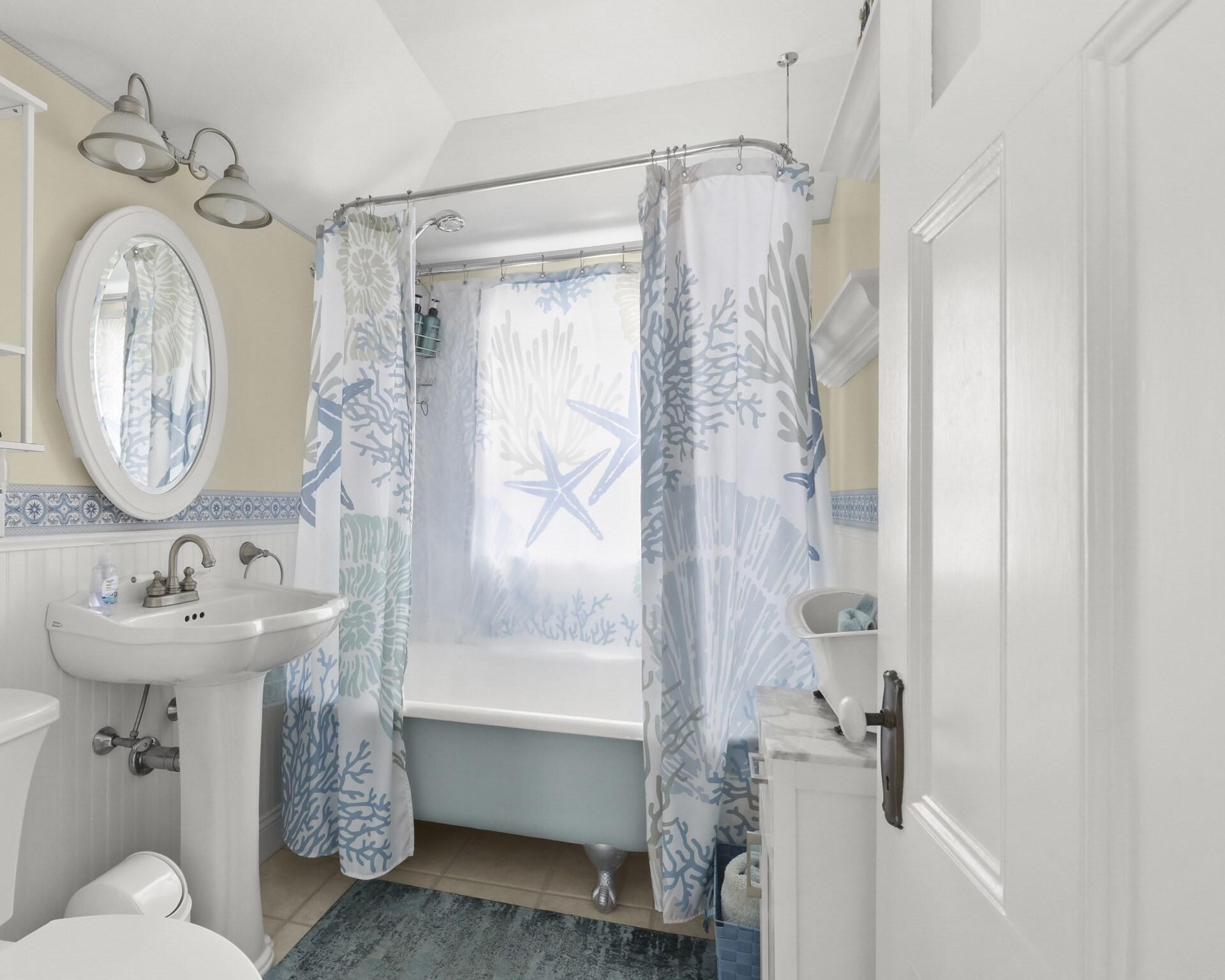 Wareham, Massachusetts, 02571, United States, 3 Bedrooms Bedrooms, ,2 BathroomsBathrooms,Residential,For Sale,1927382