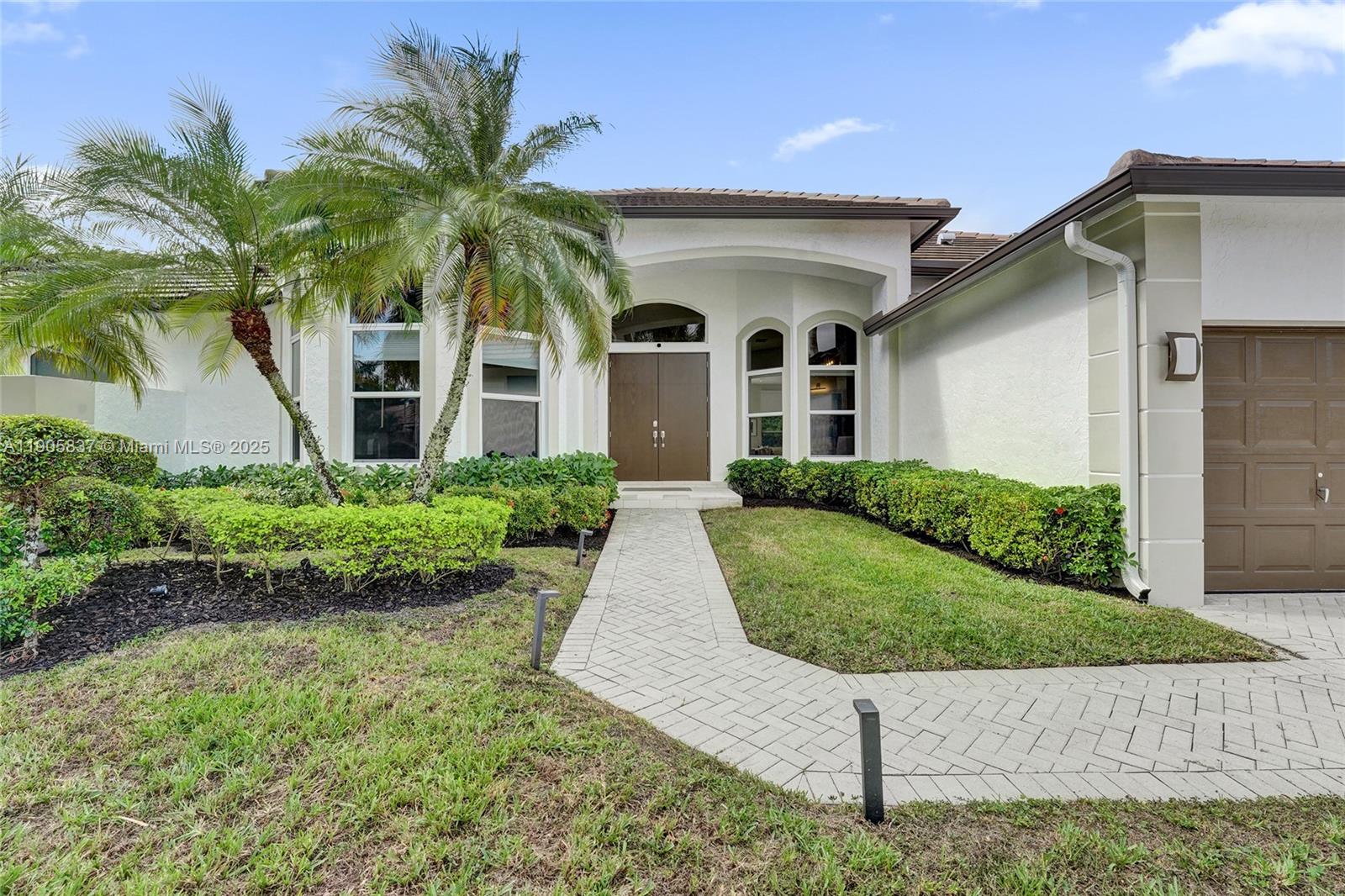 Weston, Florida, 33327, United States, 5 Bedrooms Bedrooms, ,3 BathroomsBathrooms,Residential,For Sale,1991859