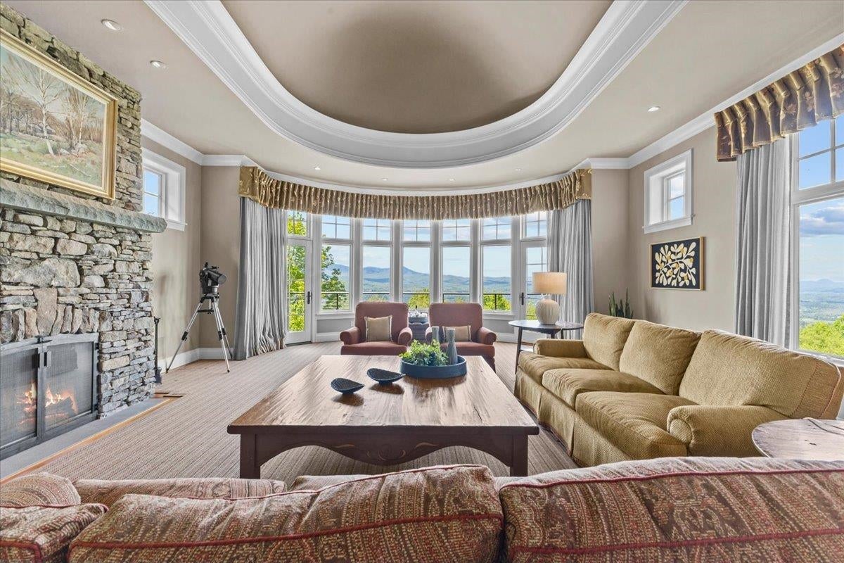 Stowe, Vermont, 05672, United States, 4 Bedrooms Bedrooms, ,6 BathroomsBathrooms,Residential,For Sale,1840116