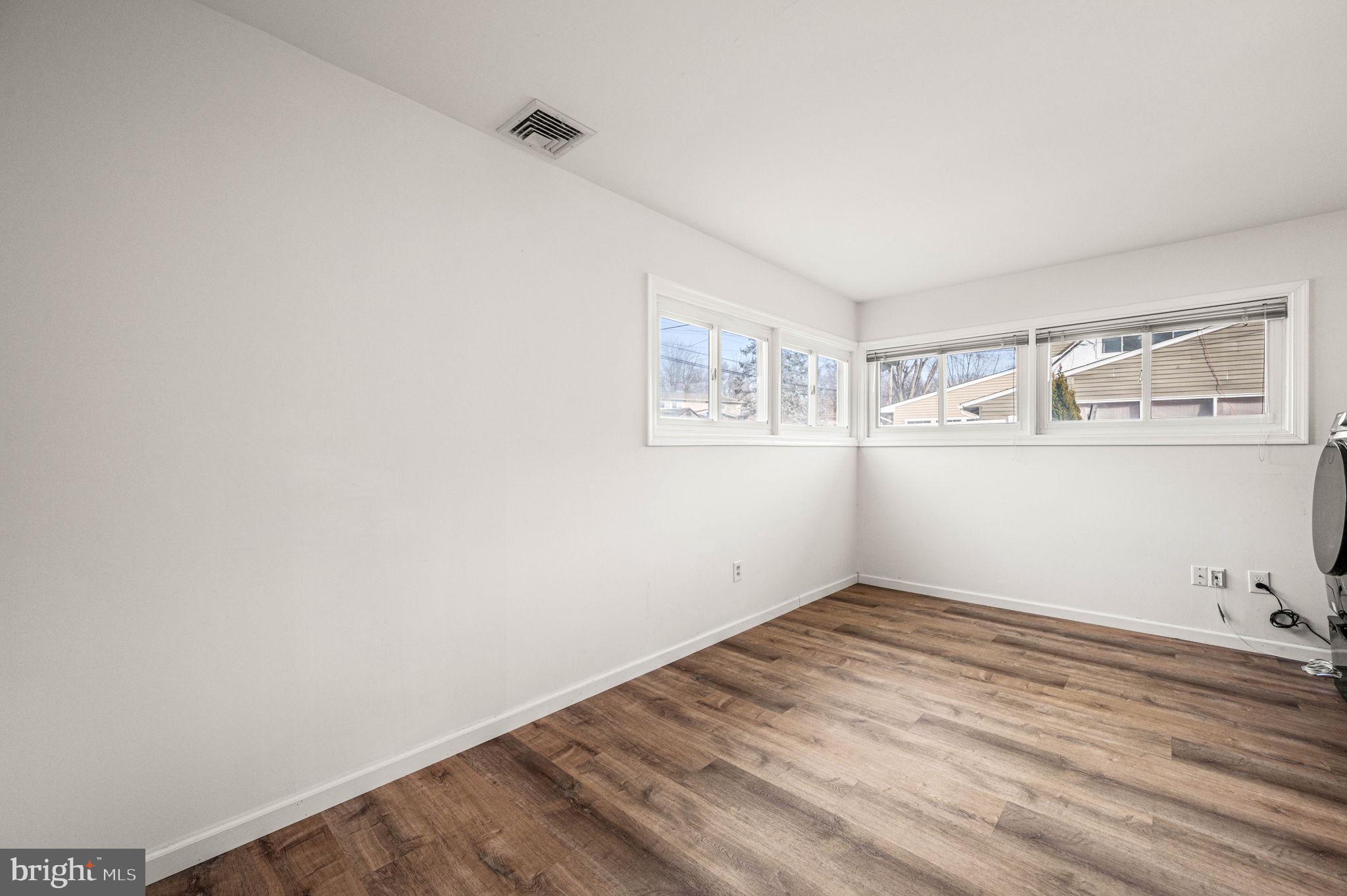 LEVITTOWN, Pennsylvania, 19056, United States, 5 Bedrooms Bedrooms, ,3 BathroomsBathrooms,Residential,For Sale,2010405