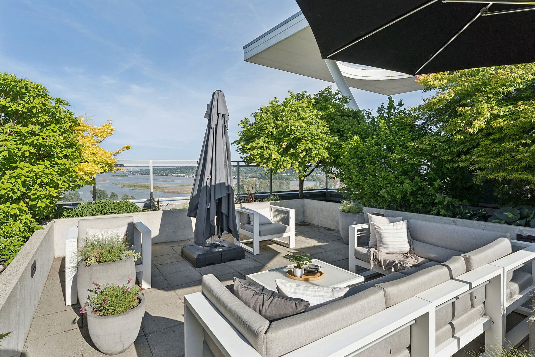  Rooftop Penthouse in New West - 物件實景