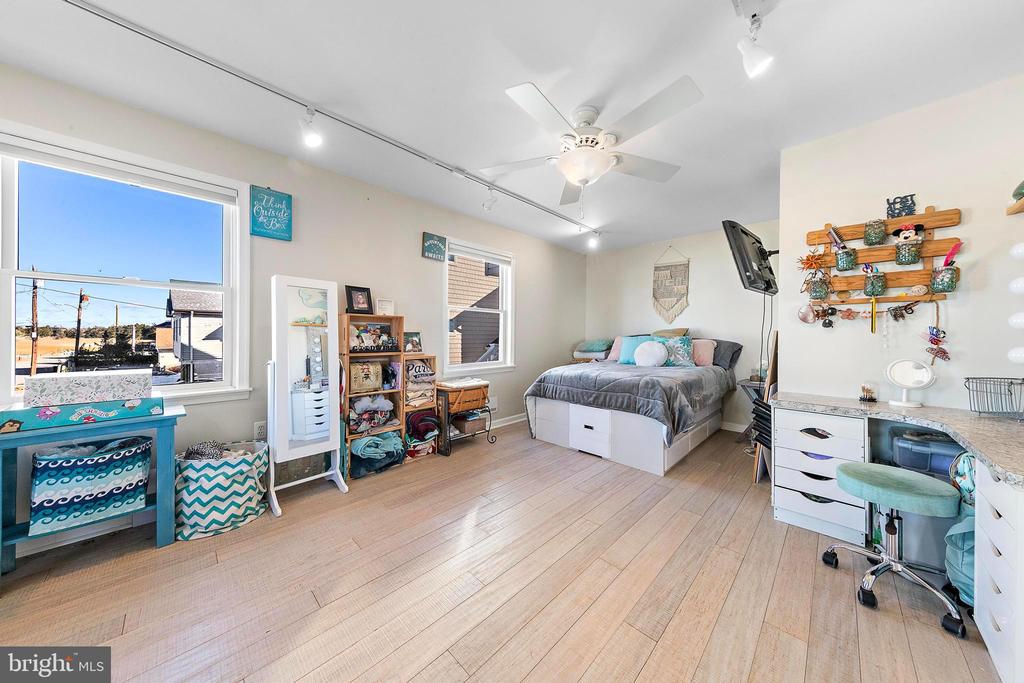 Little Egg Harbor Twp, New Jersey, 08087, United States, 4 Bedrooms Bedrooms, ,2 BathroomsBathrooms,Residential,For Sale,1989934