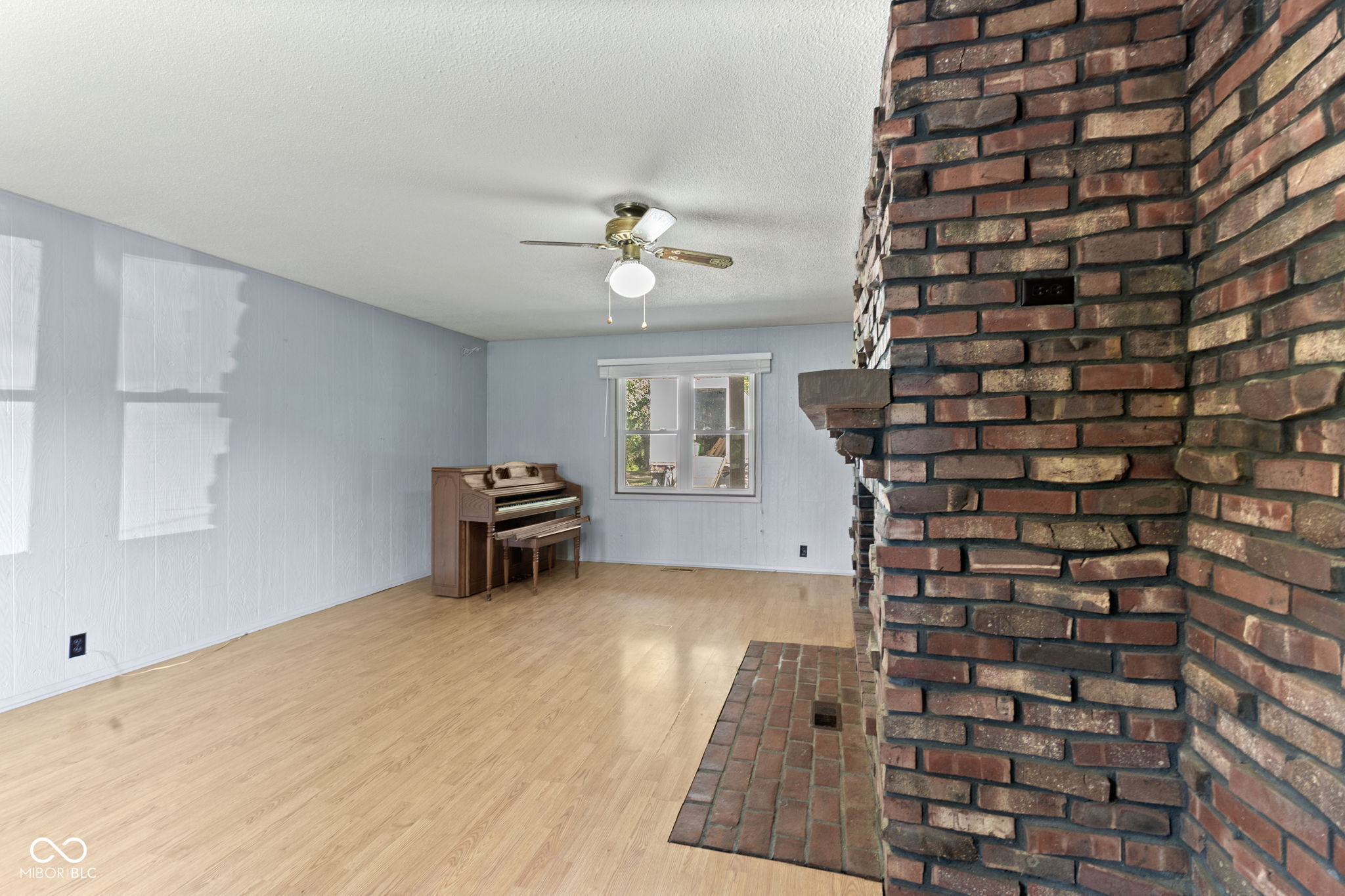 Shelburn, Indiana, 47879, United States, 4 Bedrooms Bedrooms, ,4 BathroomsBathrooms,Residential,For Sale,1925396