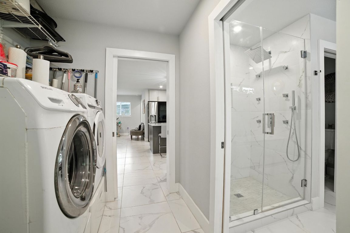 Austin, Texas, 78702, United States, 3 Bedrooms Bedrooms, ,2 BathroomsBathrooms,Residential,For Sale,1906696
