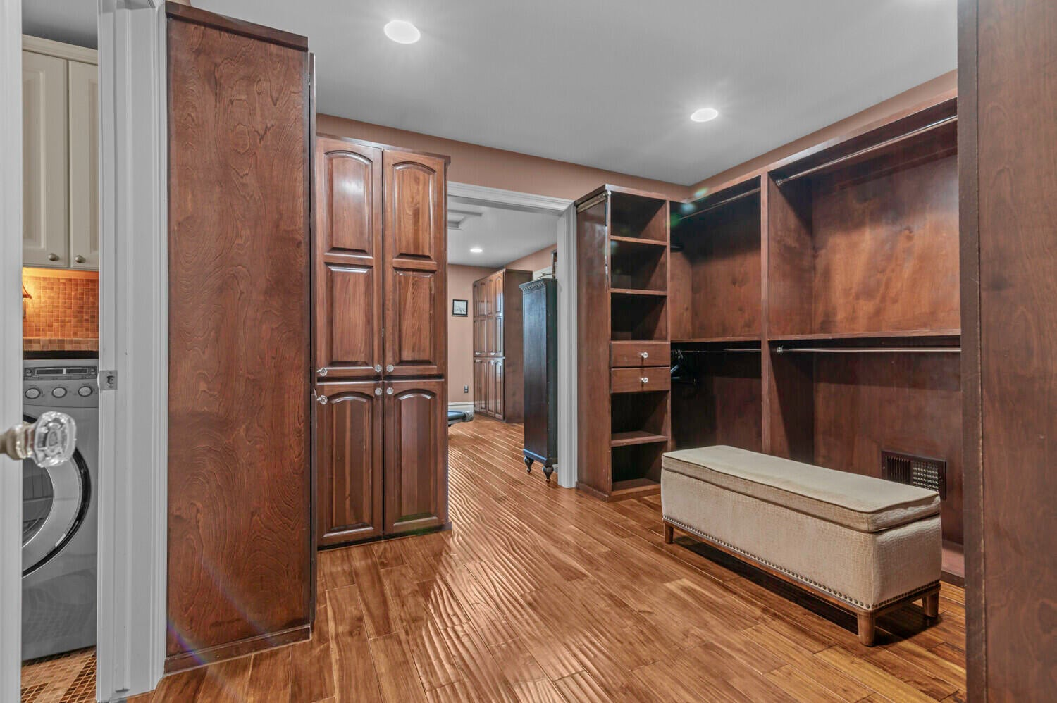 Northville, Michigan, 48167, United States, 4 Bedrooms Bedrooms, ,7 BathroomsBathrooms,Residential,For Sale,1991928