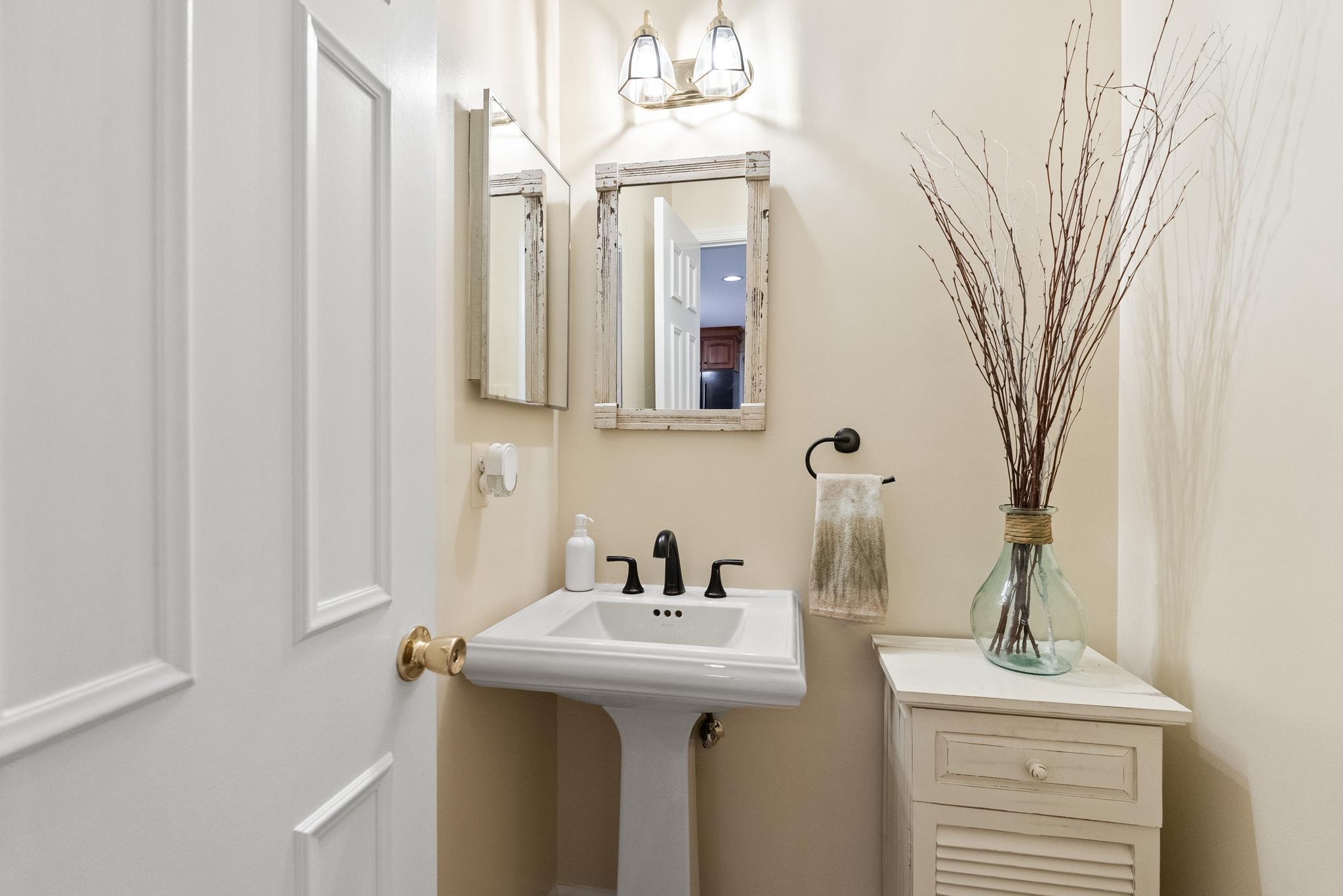  5913 Reservoir Heights Avenue, Alexandria, VA, 22311 - 物件實景