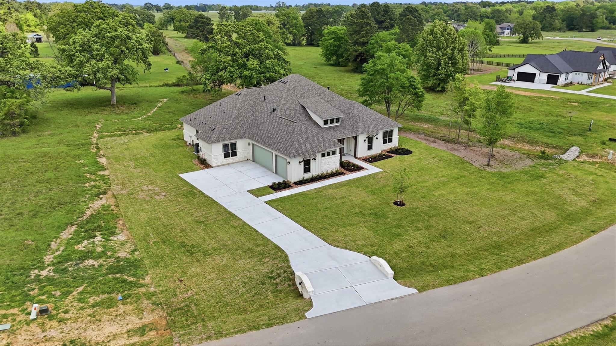 Montgomery, Texas, 77356, United States, 4 Bedrooms Bedrooms, ,5 BathroomsBathrooms,Residential,For Sale,2028408