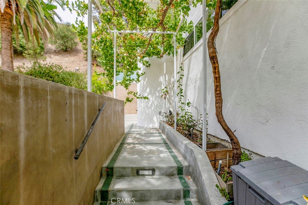 Woodland Hills, California, 91364, United States, 3 Bedrooms Bedrooms, ,3 BathroomsBathrooms,Residential,For Sale,1942330