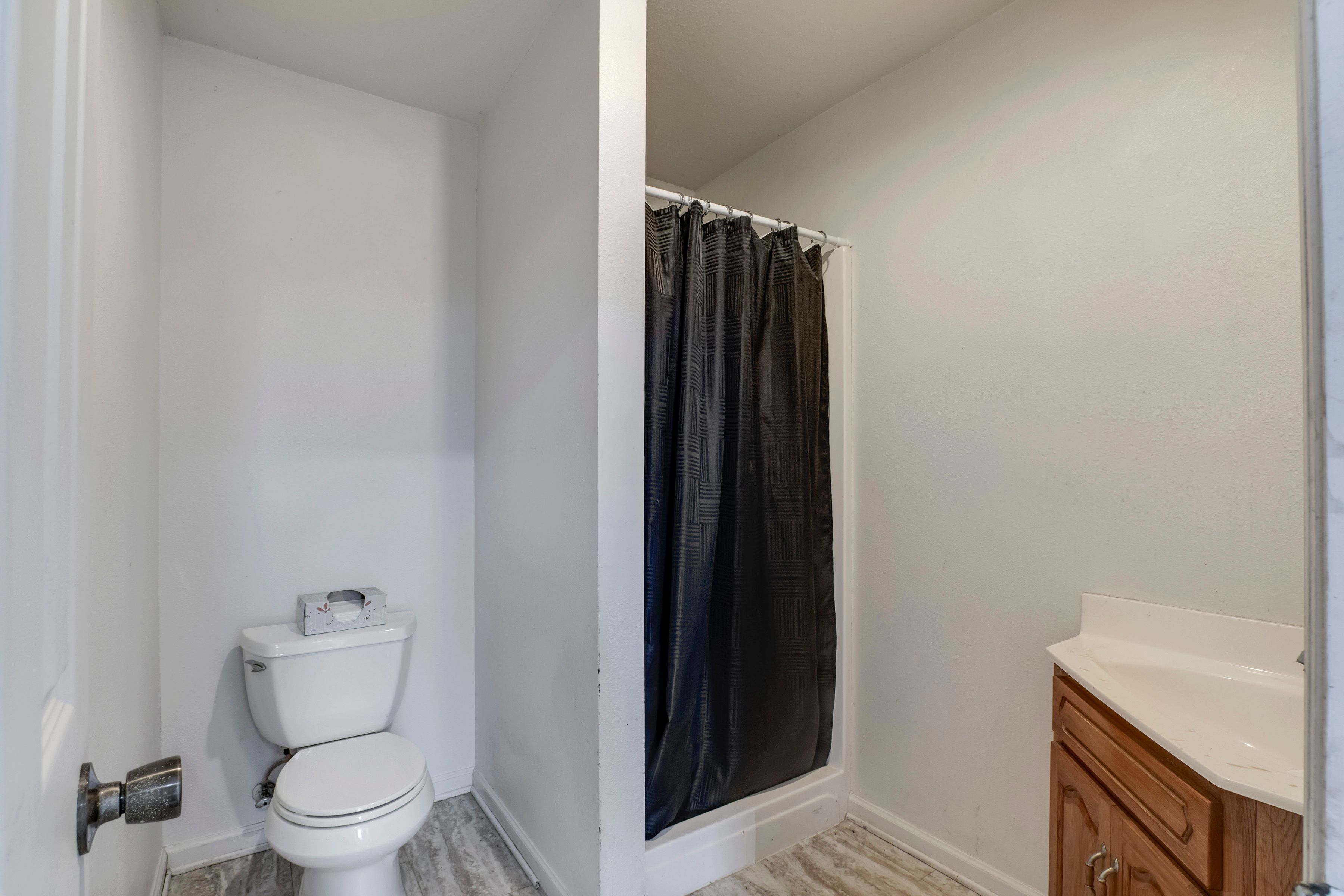 Loudon, Tennessee, 37774, United States, 3 Bedrooms Bedrooms, ,3 BathroomsBathrooms,Residential,For Sale,2011401