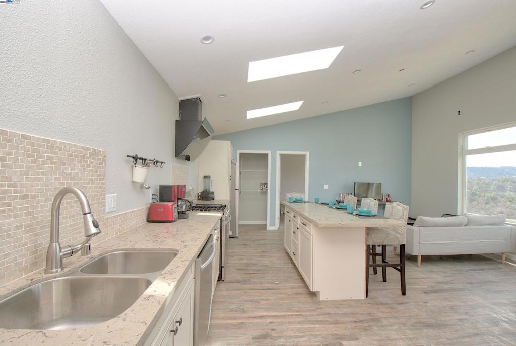 Livermore, California, 94550, United States, 2 Bedrooms Bedrooms, ,1 BathroomBathrooms,Residential,For Sale,2011774