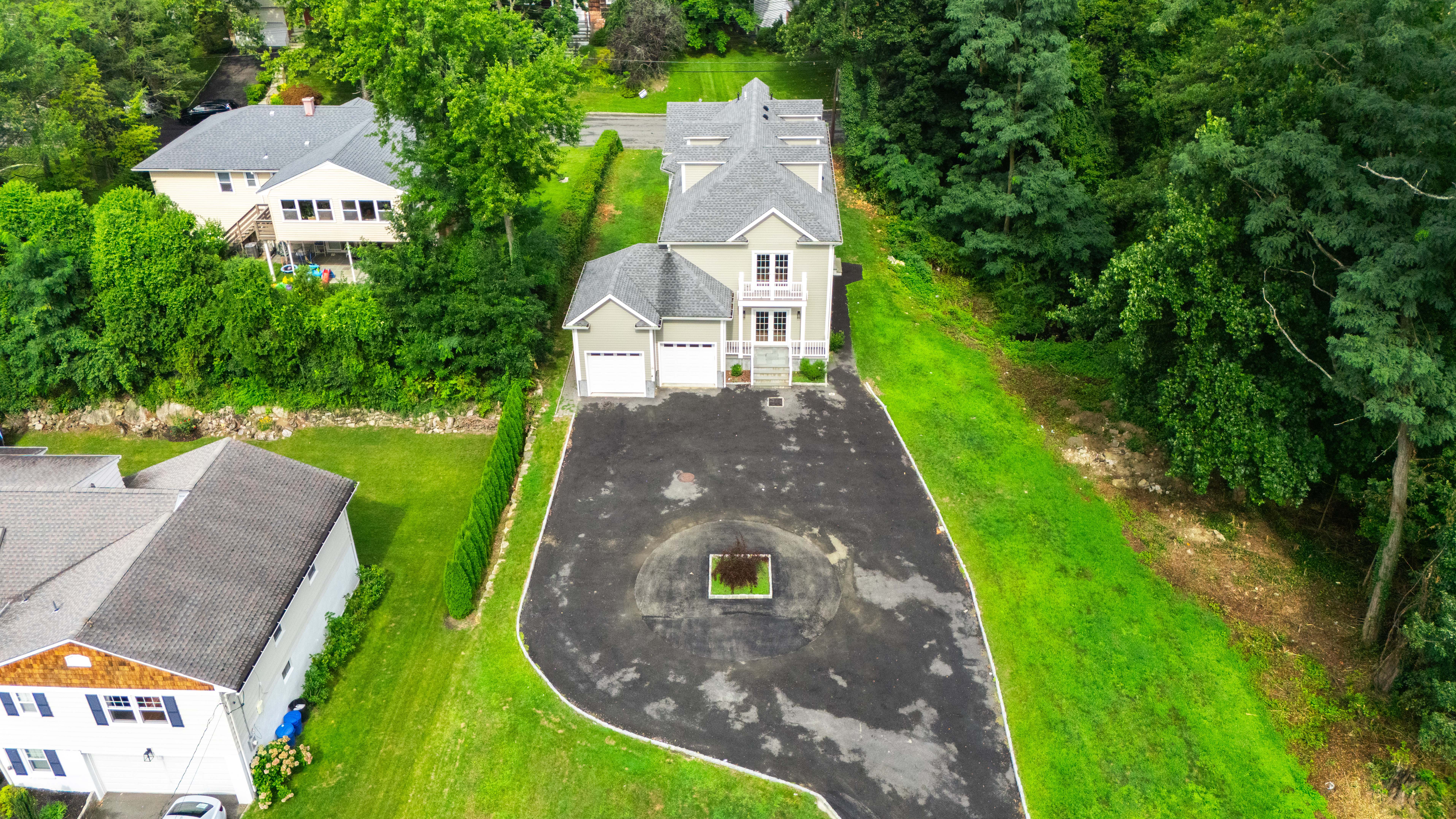 New Rochelle, New York, 10804, United States, 5 Bedrooms Bedrooms, ,5 BathroomsBathrooms,Residential,For Sale,1983034