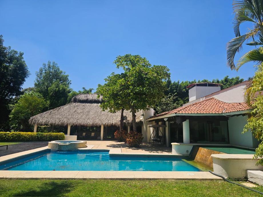 Crist?bal de Olid, Jiutepec, Morelos, 62564, Mexico, 4 Bedrooms Bedrooms, ,5 BathroomsBathrooms,Residential,For Sale,Crist?bal de Olid,1625302