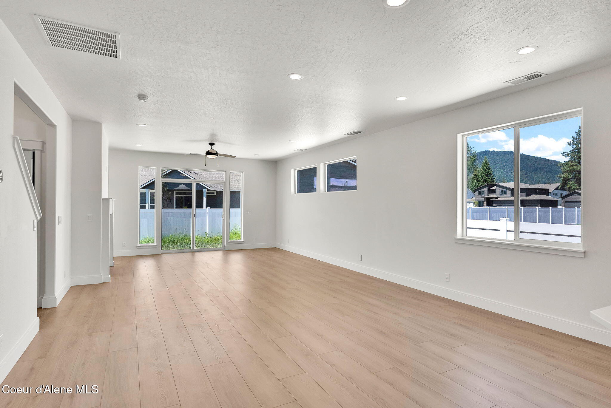 Rathdrum, Idaho, 83858, United States, 3 Bedrooms Bedrooms, ,Residential,For Sale,1999026