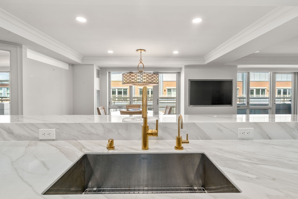 Boston, Massachusetts, 02109, United States, 3 Bedrooms Bedrooms, ,3 BathroomsBathrooms,Residential,For Sale,1847370
