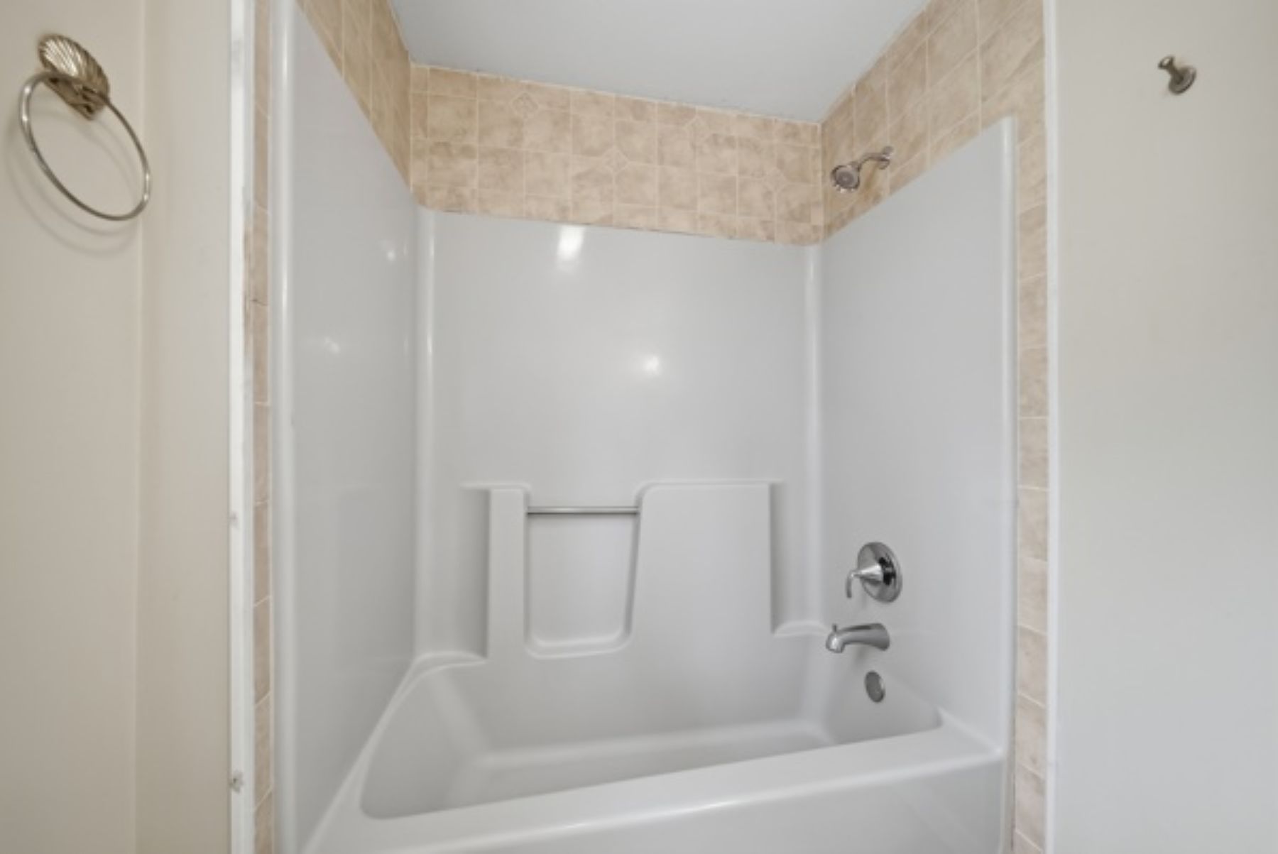  57 Greyrock Road - 物件實景