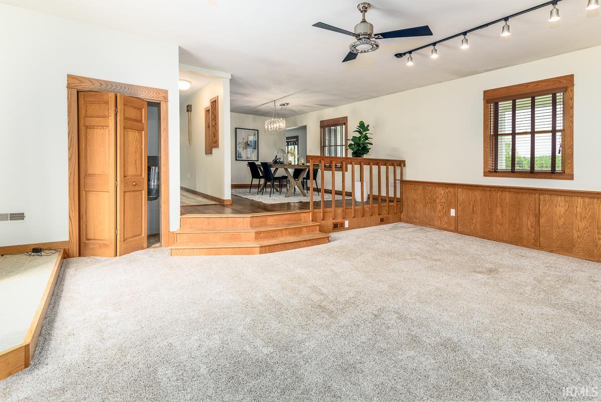 Churubusco, Indiana, 46723, United States, 4 Bedrooms Bedrooms, ,3 BathroomsBathrooms,Residential,For Sale,1977789